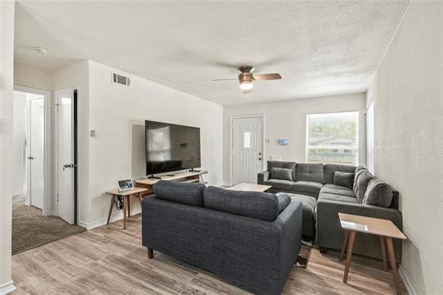 Building Photo - 2315 Housley Dr