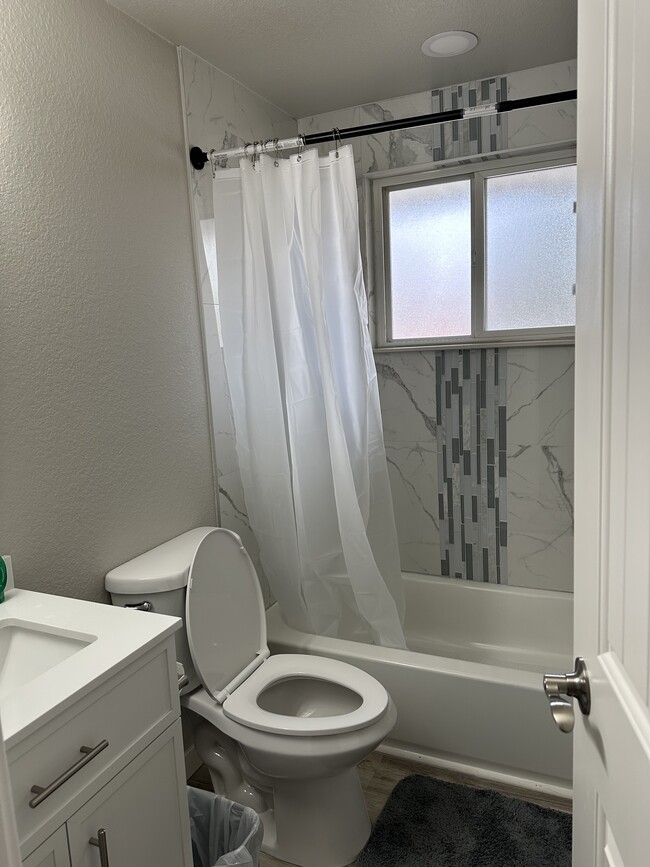 Building Photo - 4102 Maxwell Rd