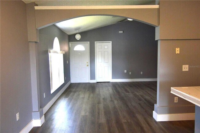 Building Photo - 424 Delicata Dr