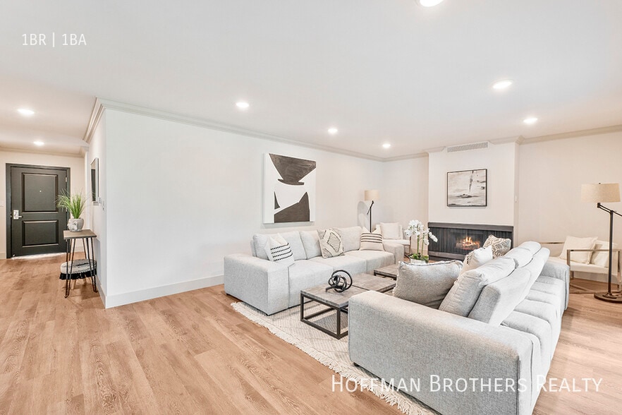 Building Photo - 821 3rd St