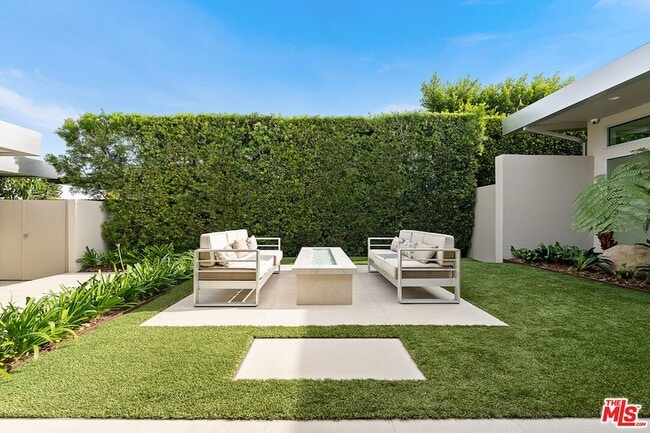 Building Photo - 2189 Summitridge Dr