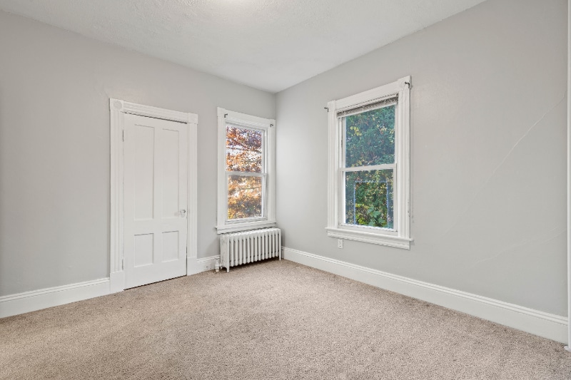 Building Photo - 912-914 Bank St