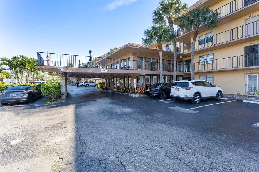 Building Photo - 9370 SW 8th St