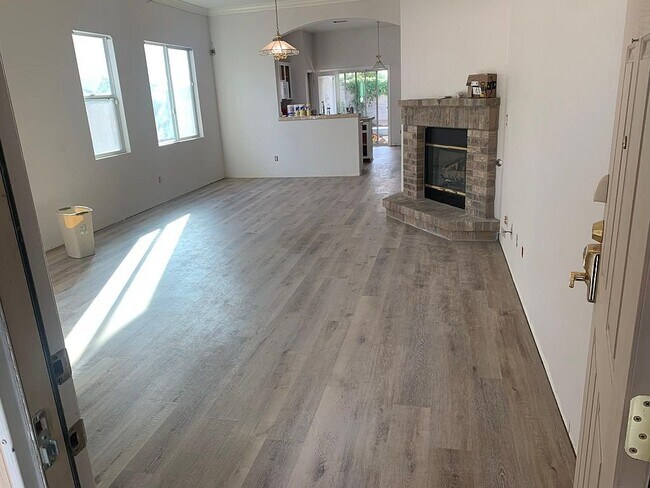Building Photo - 228 Halley Glen Dr