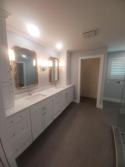 Building Photo - 1833 Pandora Dr