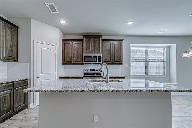 Building Photo - 327 Sweetspire Dr