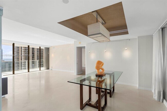 Building Photo - 19500 Turnberry Way