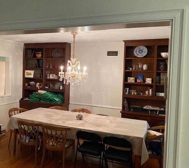 Building Photo - 5525 W Waters Dr