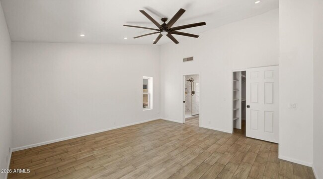 Building Photo - 15221 North 42nd Pl