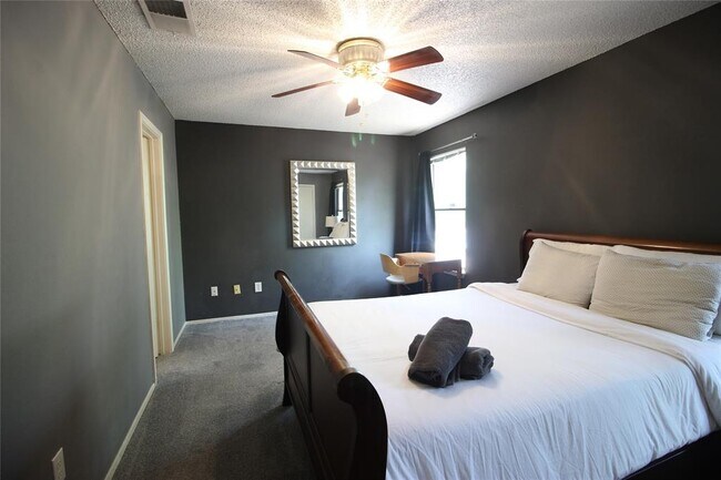 Building Photo - 11603 Pearwood Pl