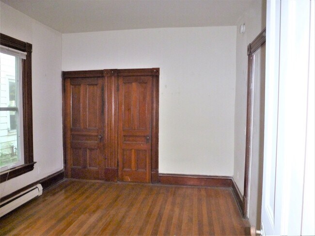 Building Photo - 12 Hickok Pl