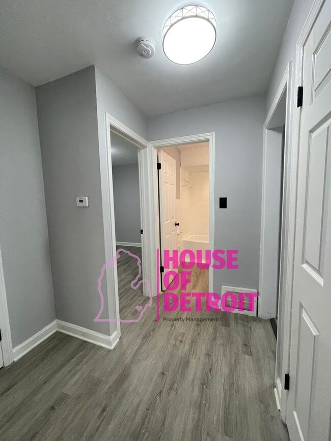 Building Photo - Beautiful 3 Bedroom Single Family ~Summer ...