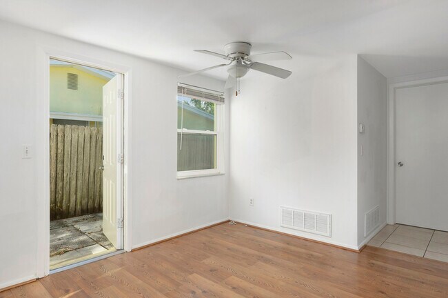 Building Photo - 617 Lyndhurst St