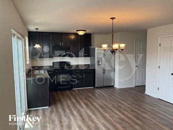 Building Photo - 104 Shire Dr
