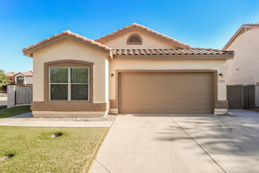 Primary Photo - 11517 E Florian Ave