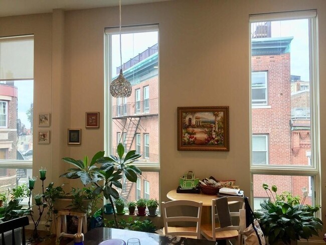 Primary Photo - 104 Prince St