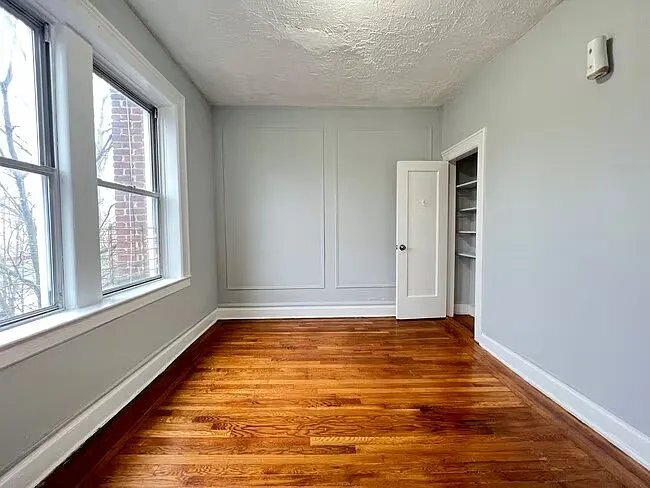 Building Photo - 424 Park Ave