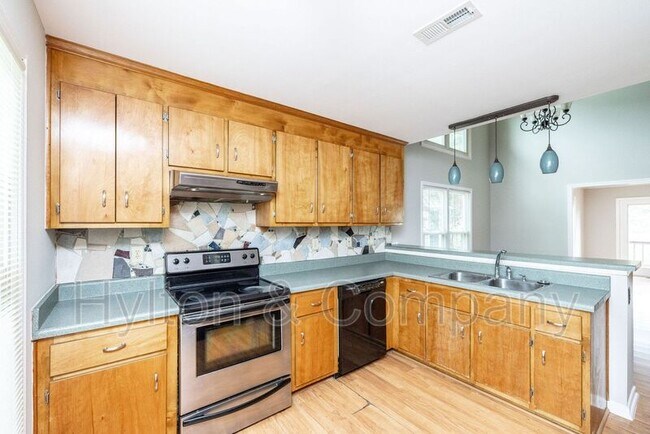 Building Photo - 7712 Breaker Point Ct