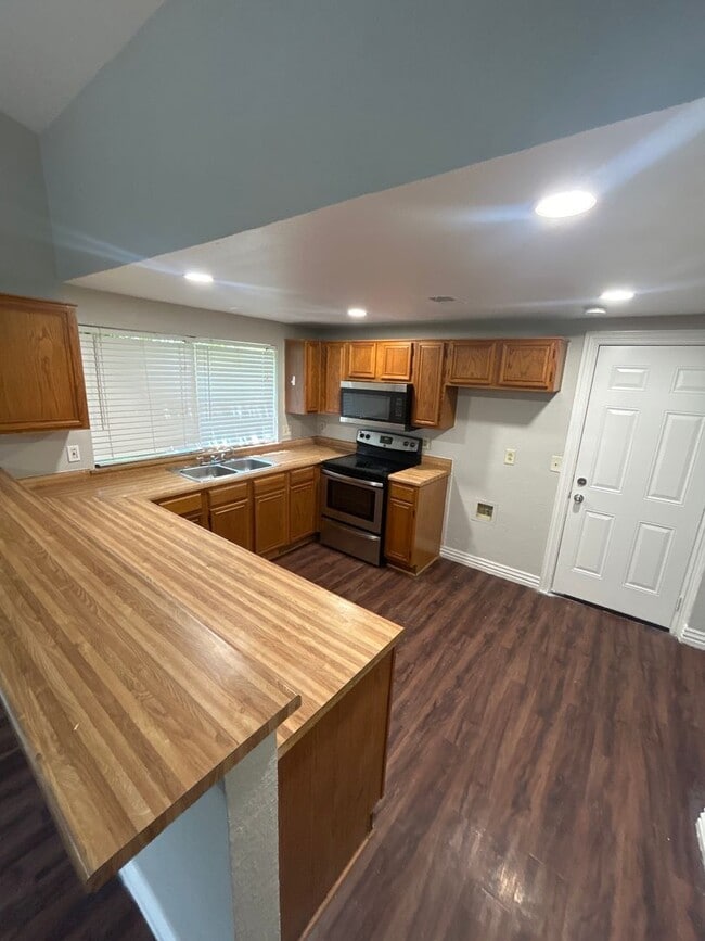 Building Photo - 7701 Calypso Dr
