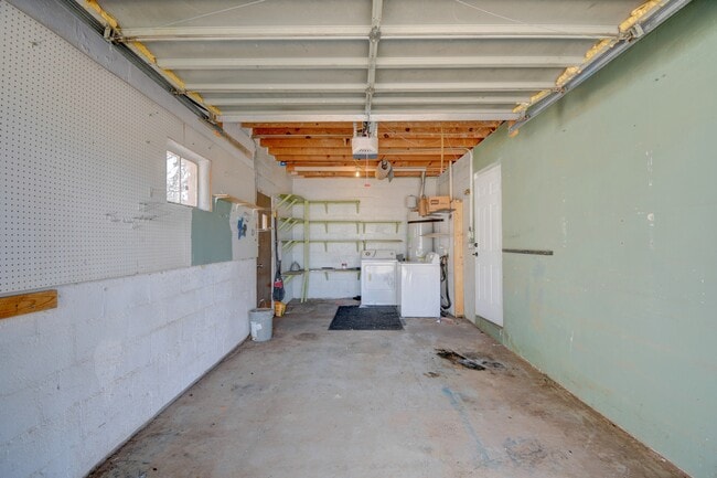 Building Photo - 436 General Patch St NE