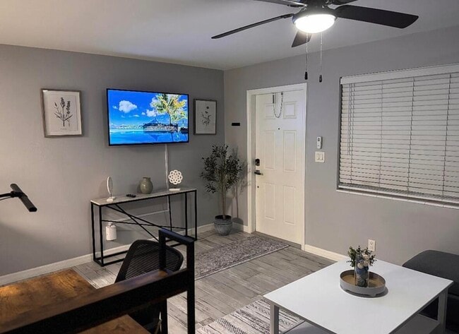 Building Photo - 136 Akron St