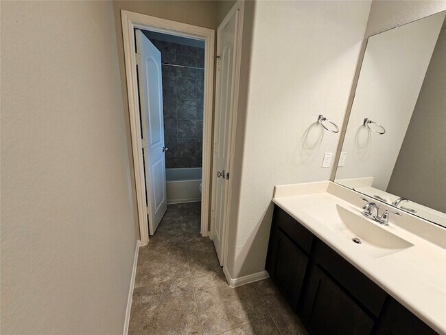 Building Photo - 24258 Via Vitani Dr