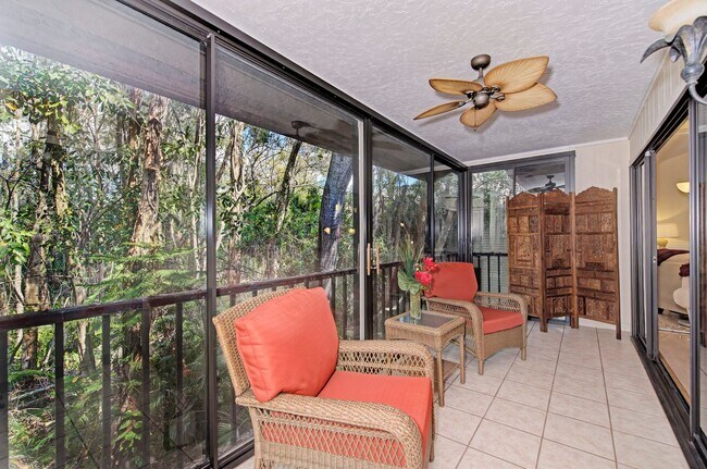Building Photo - CHARMING PELICAN COVE CONDO!