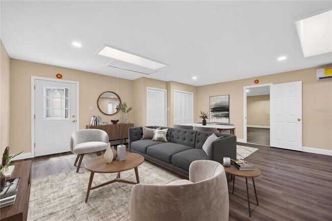 Building Photo - 3620 E Tampa Cir