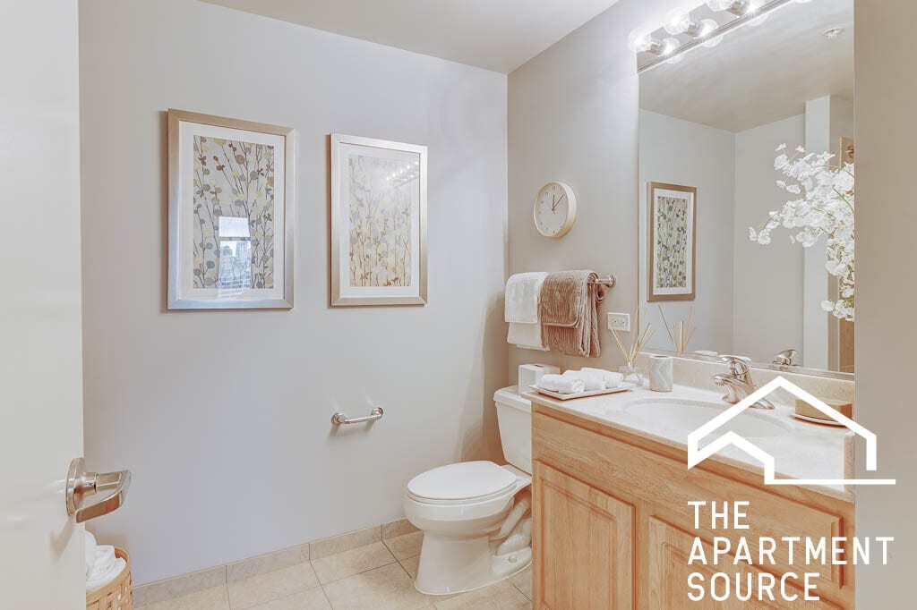 Building Photo - 353 N Desplaines St