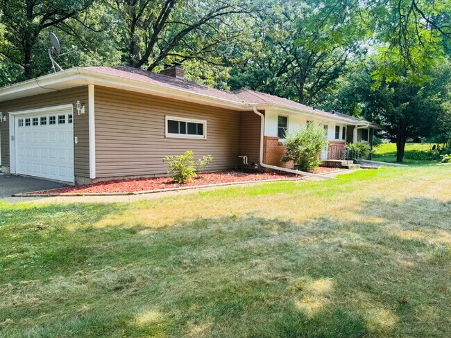 Building Photo - 6701 Kingston Dr