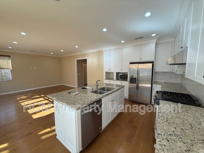 Building Photo - 105 Gemstone