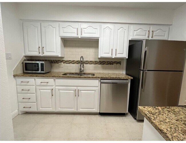 Building Photo - 201 E 35th St