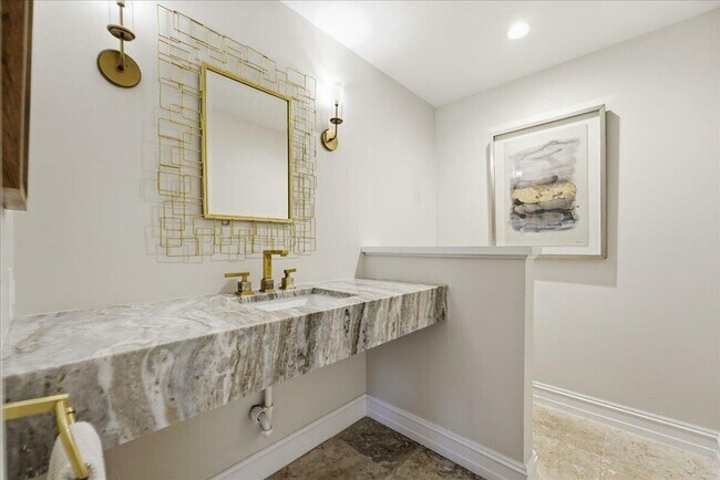 Building Photo - 459 NE 15th Ave