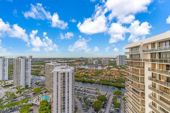 Building Photo - 20281 E Country Club Dr