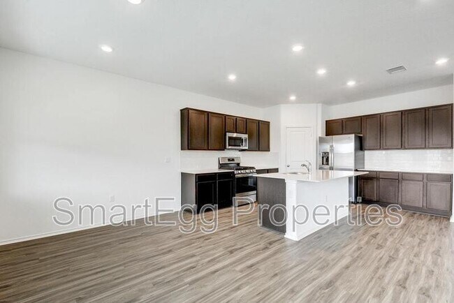 Building Photo - 1103 Diggy Dr