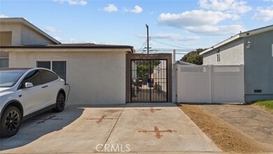 Building Photo - 8447 Colbath Ave