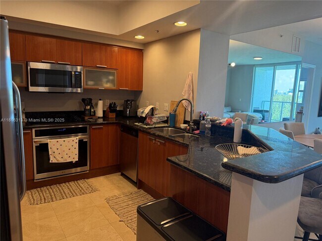 Building Photo - 15051 Royal Oaks Ln