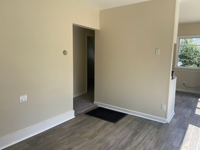 Building Photo - Advant Properties (2)