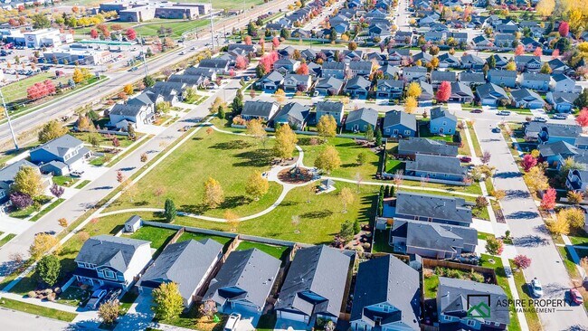 Building Photo - 4 Bed 2 Bath home for rent