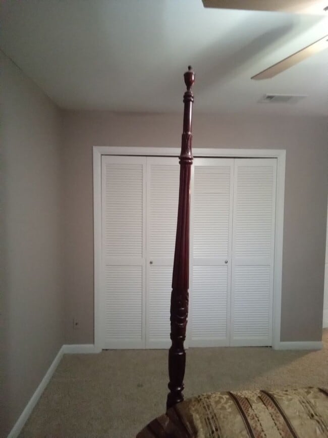 Building Photo - ***Broadmoor / Anderson Island Area***