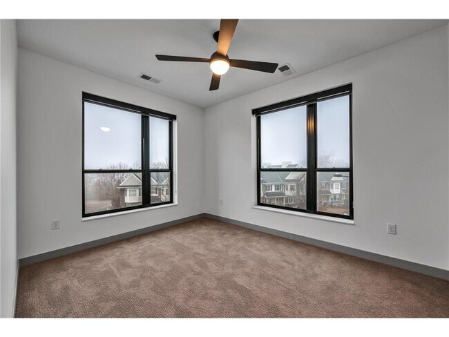 Building Photo - 640 Wisconsin Ave N