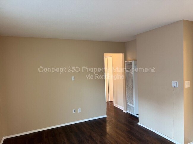 Building Photo - 114 20th St