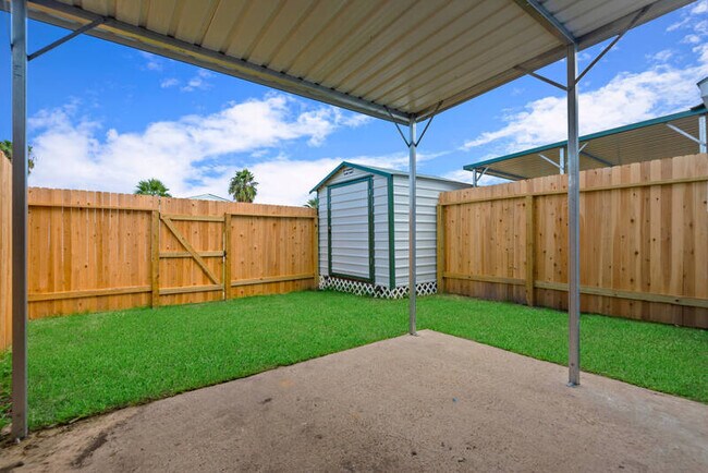 Building Photo - 2108 St Lucia Calle