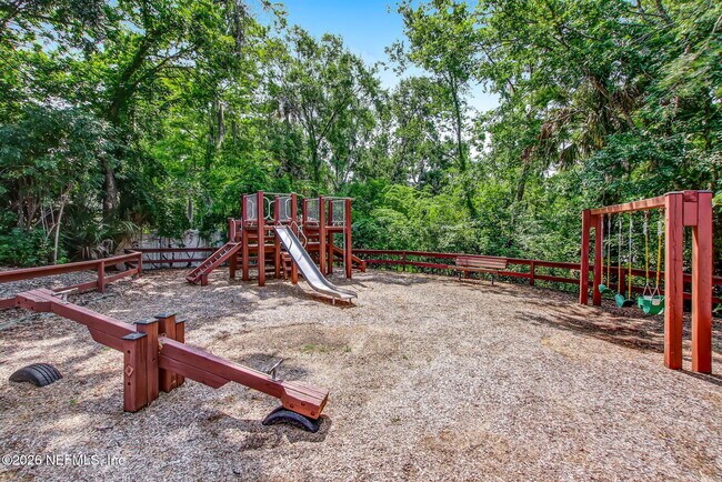 Building Photo - 800 Ironwood Dr