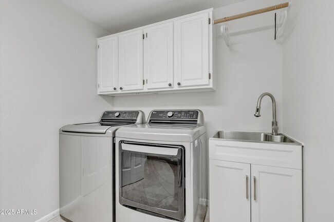 Building Photo - 18850 N 92nd Way