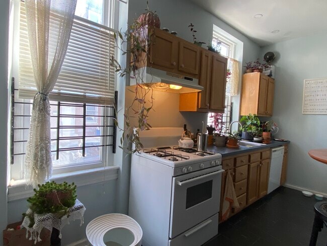 Building Photo - 1422 Wharton St