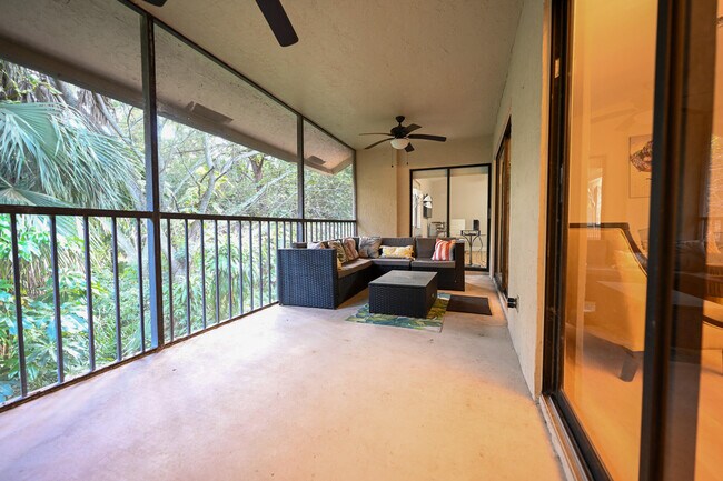 Building Photo - 5740 Coach House Cir