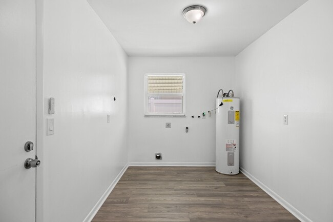 Building Photo - 7907 Sebastian Rd