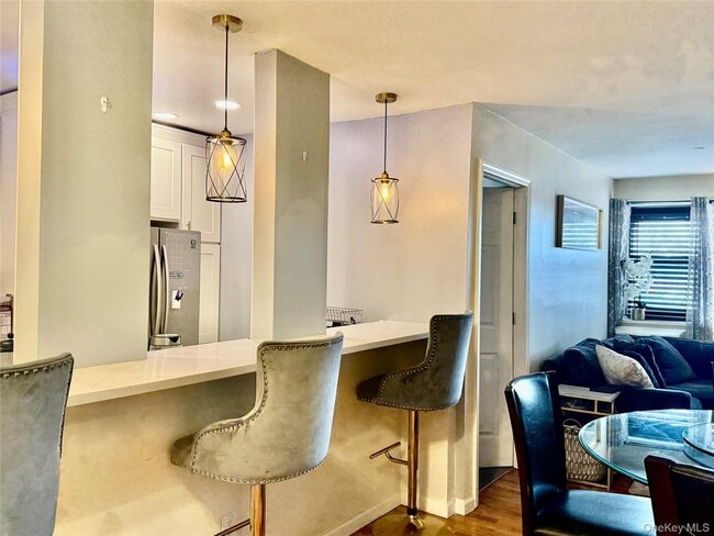 Building Photo - 100 Lincoln Ave