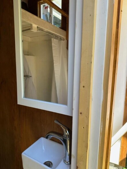 Building Photo - 4477 Sierra Dr